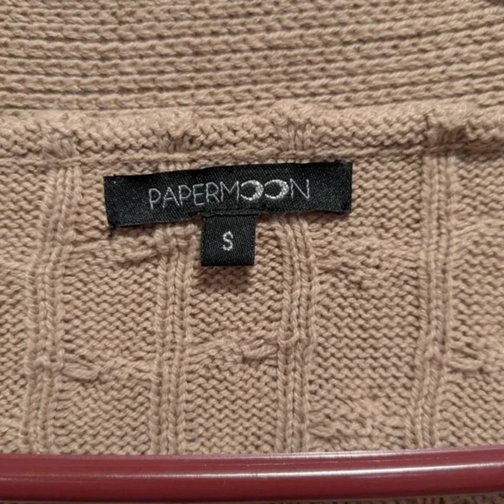 Express Beige Cropped Cable Cardigan